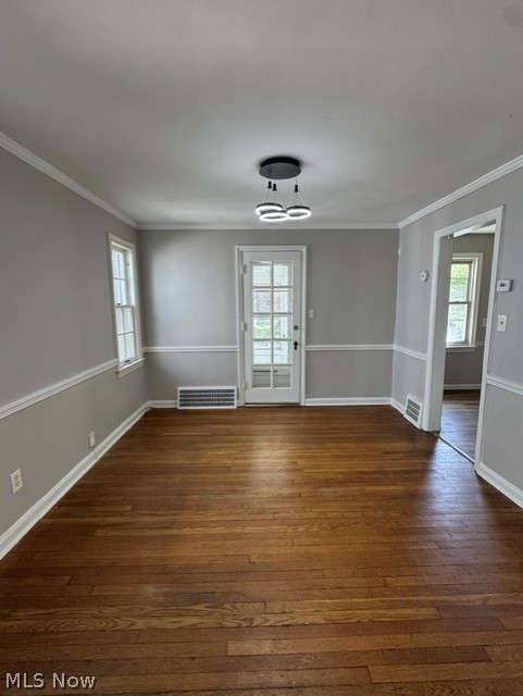 3830 Berkeley Road Cleveland, OH 44118 - Photo 4 of 9