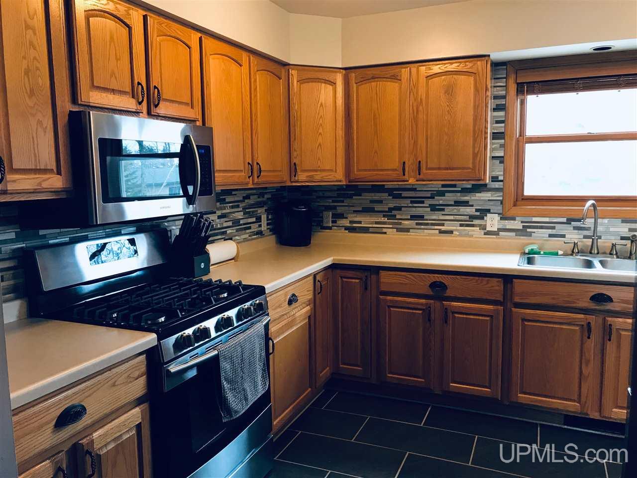 1079 Highland Drive Ishpeming, MI 49849 - Photo 6 of 42