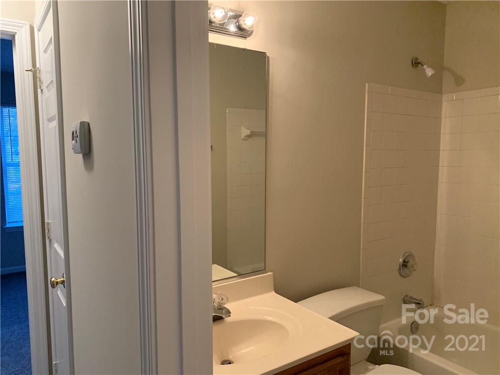 5520 Allen Road East Charlotte, NC 28269 - Photo 5 of 8 Gallery Image 5