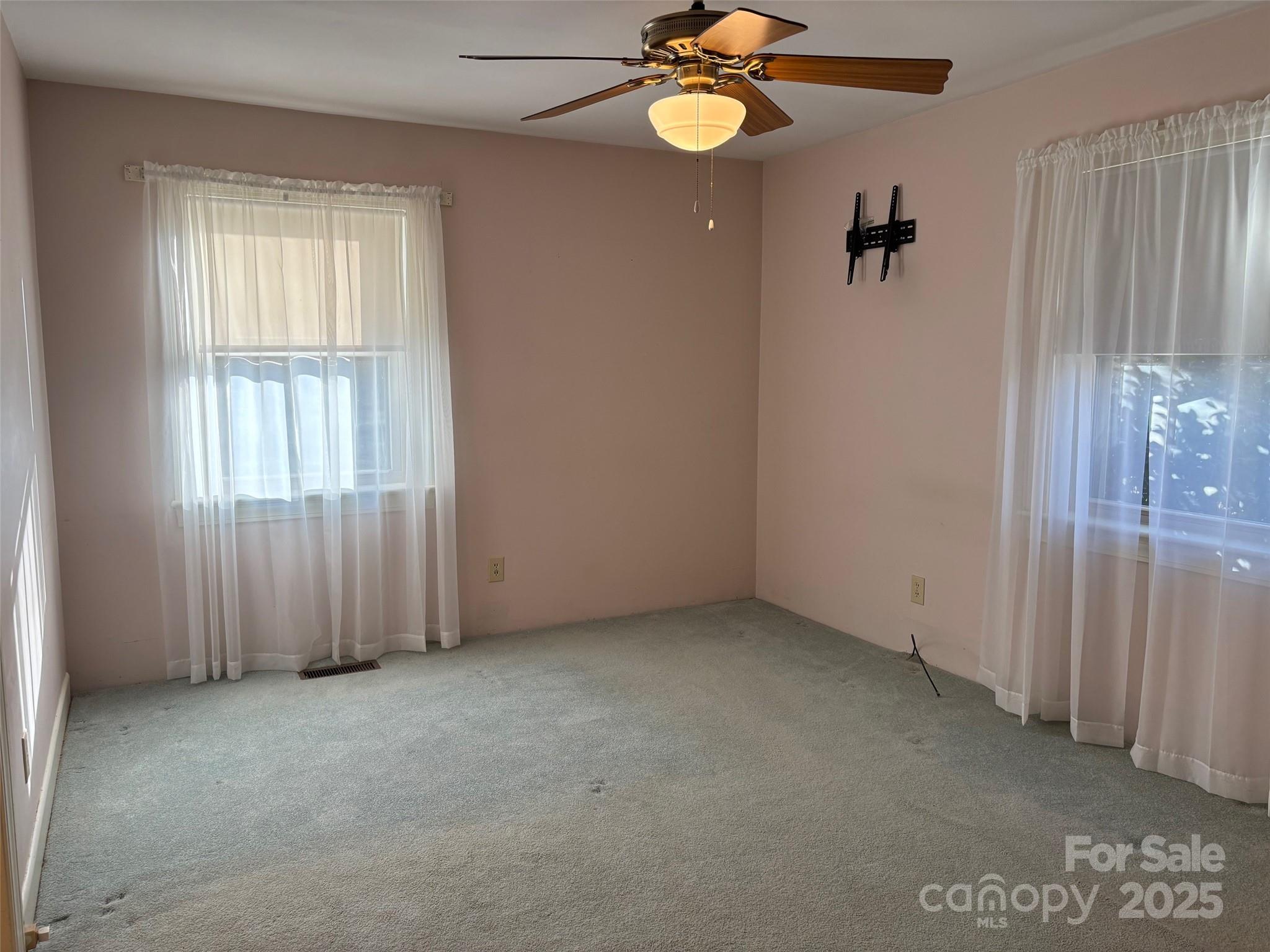150 Old Georgia Road Statesville, NC 28625 - Photo 14 of 42 an empty room with windows and closet