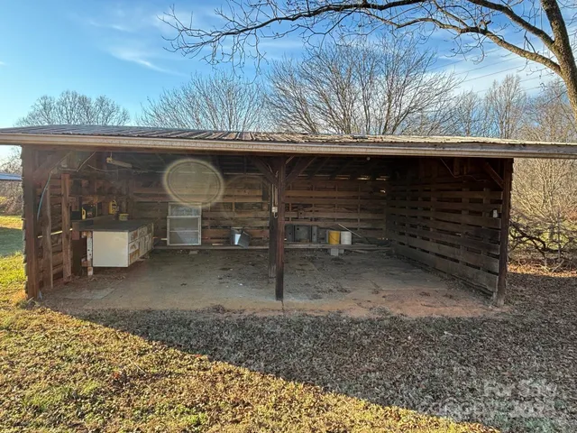 $585,000 | 150 Old Georgia Road, Statesville, NC 28625