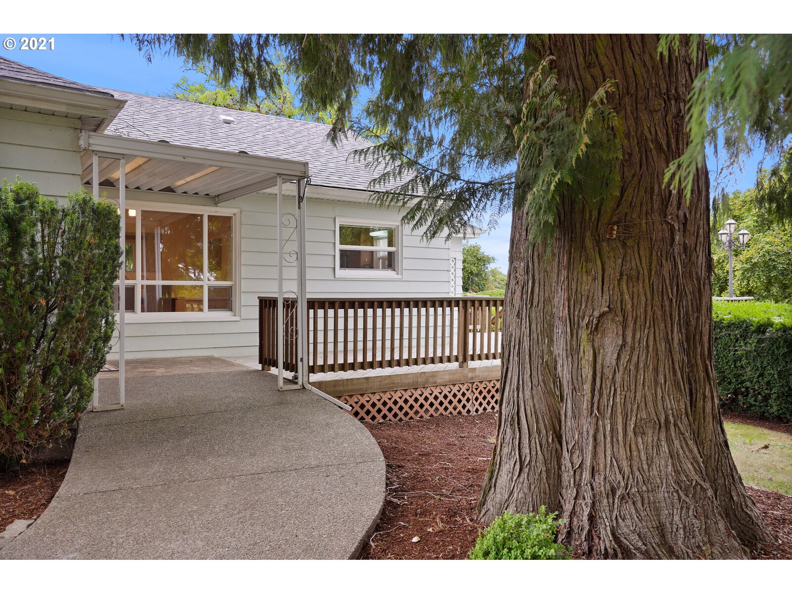 34690 Riverside Drive Albany, OR 97321 - Photo 1 of 32 Gallery Image 1