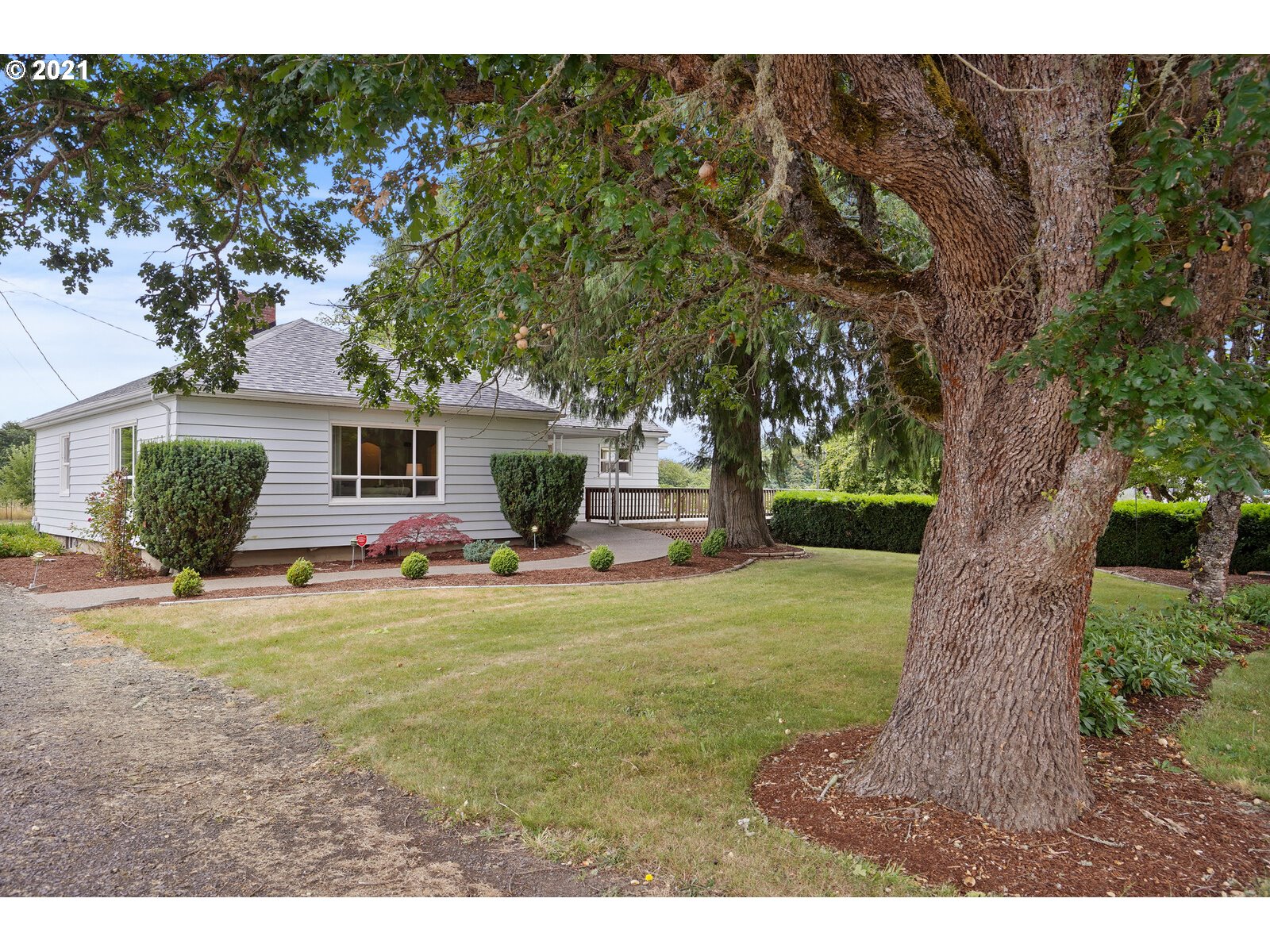 34690 Riverside Drive Albany, OR 97321 - Photo 2 of 32 Gallery Image 2