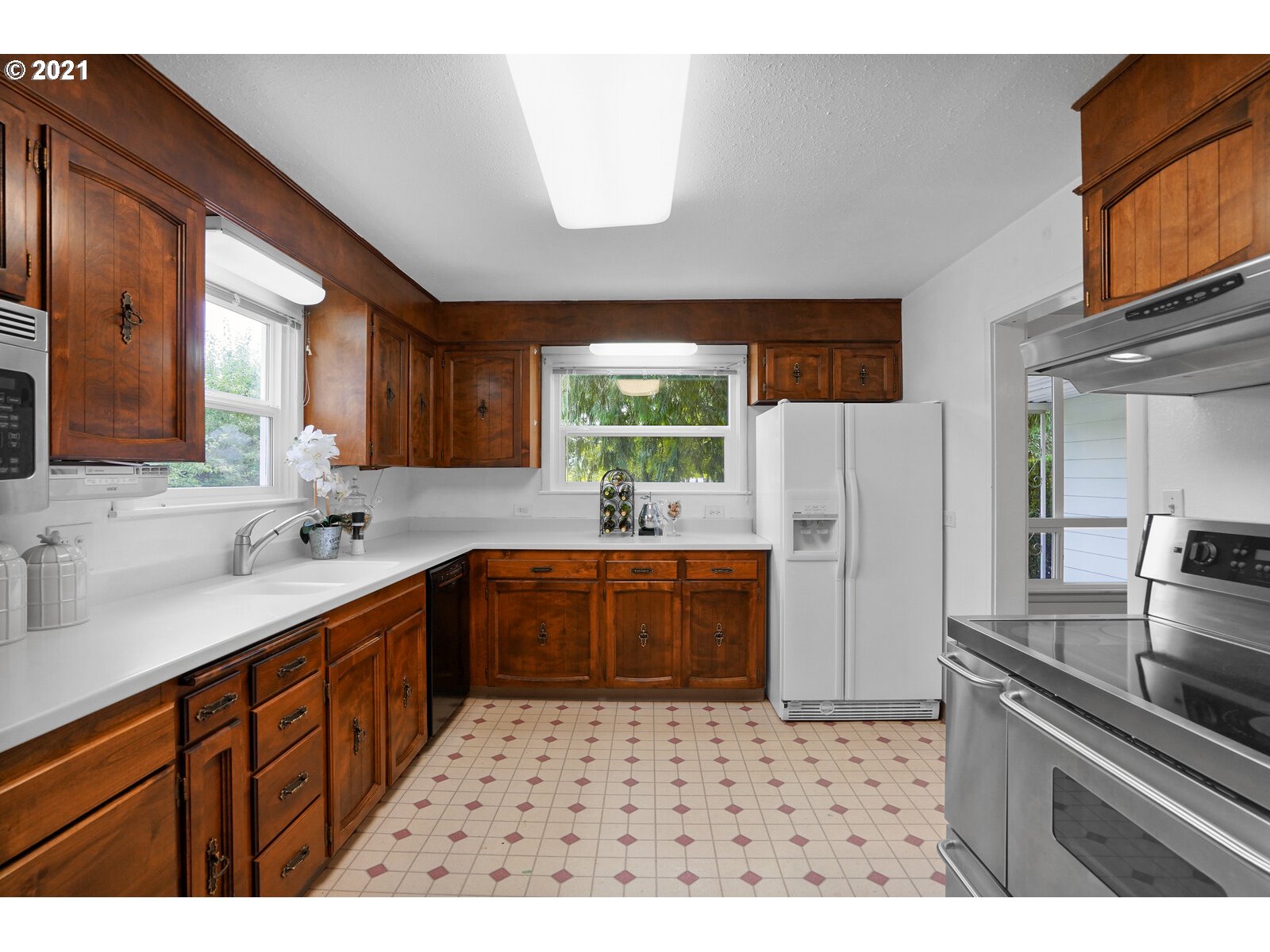 34690 Riverside Drive Albany, OR 97321 - Photo 11 of 32 Gallery Image 11