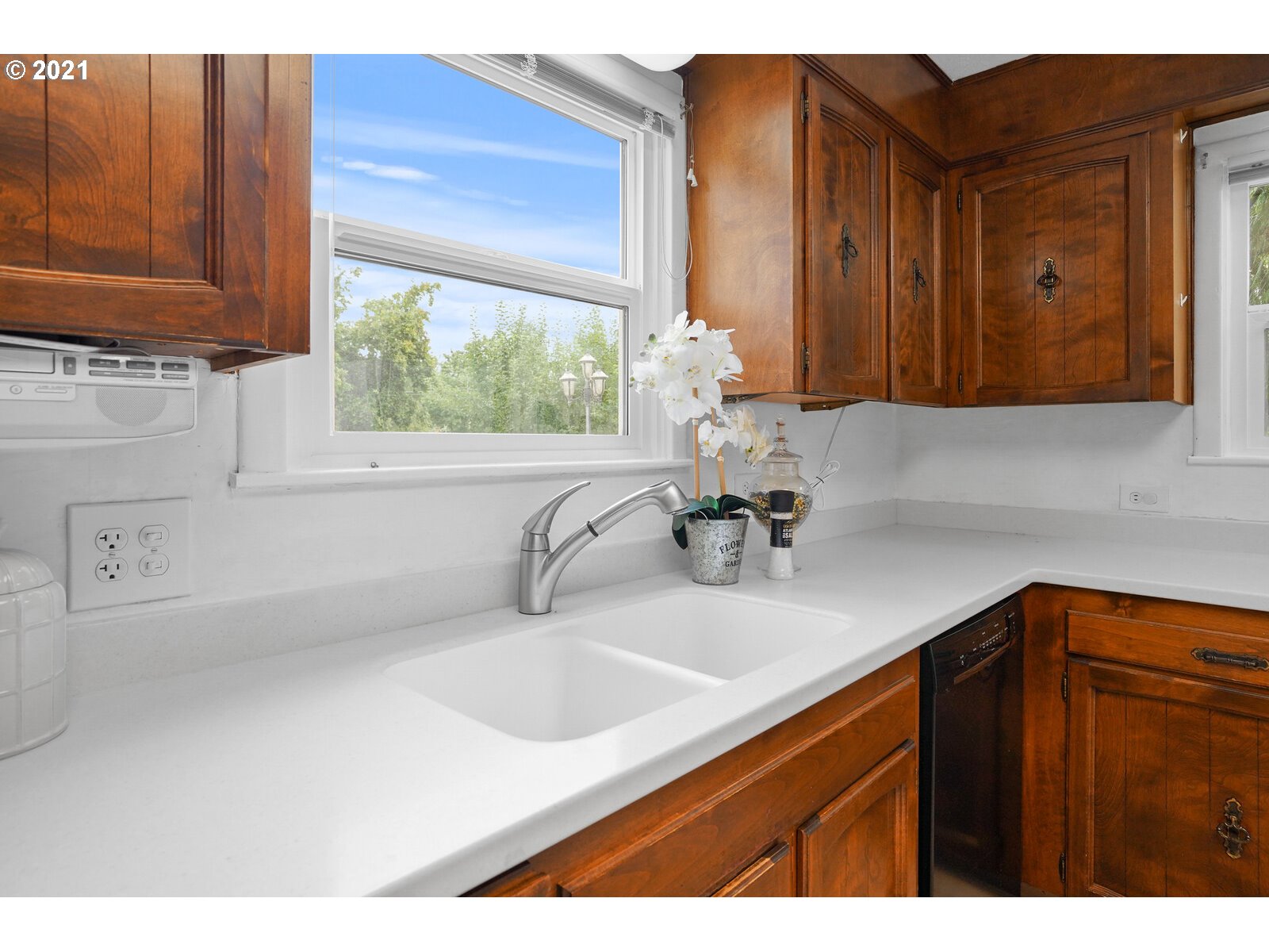 34690 Riverside Drive Albany, OR 97321 - Photo 12 of 32 Gallery Image 12