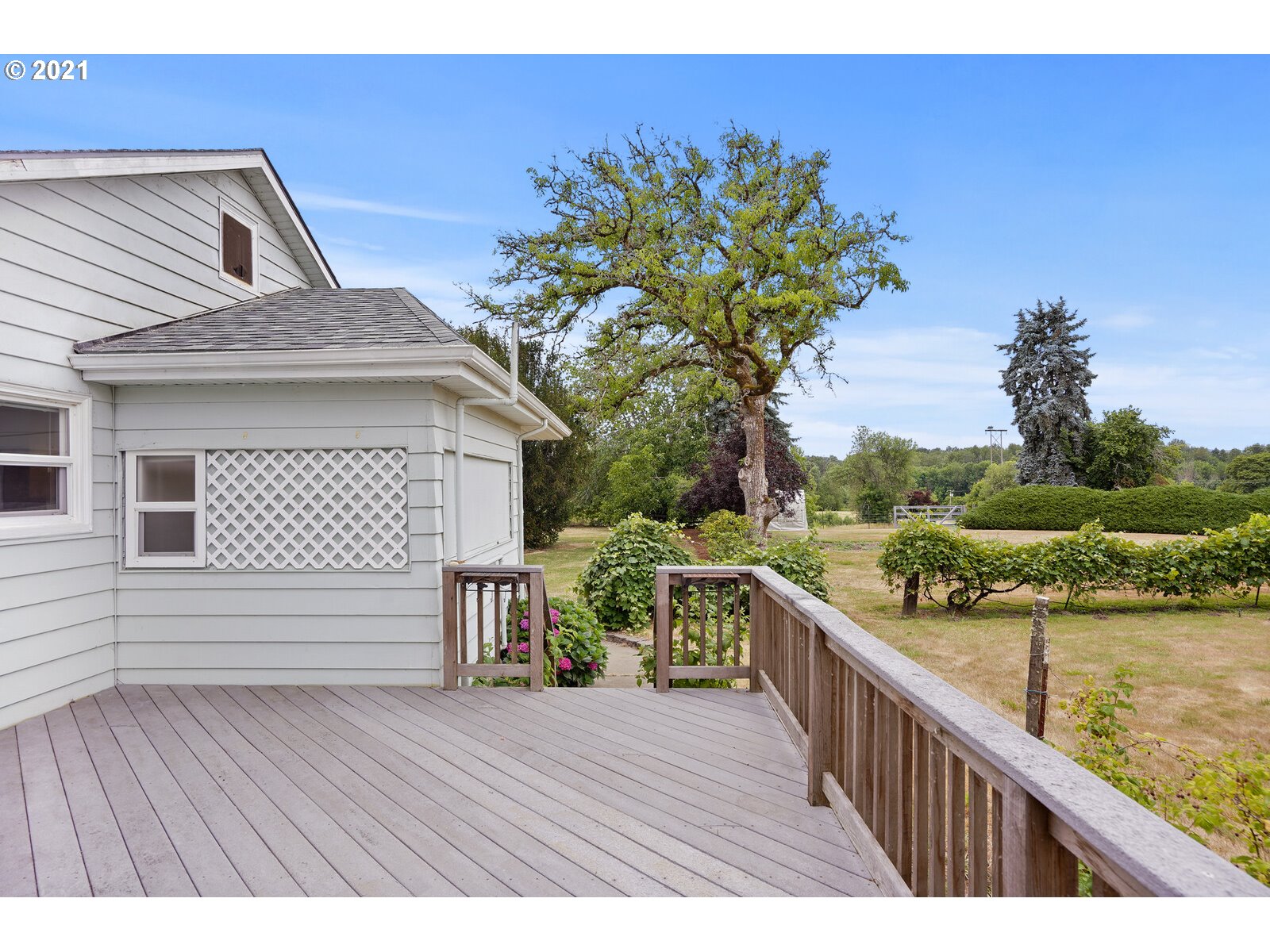 34690 Riverside Drive Albany, OR 97321 - Photo 3 of 32 Gallery Image 3
