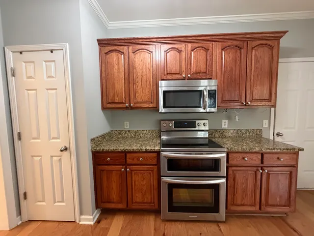 $2,595 | 7975 Squirrel Wood Court, Ooltewah, TN 37363