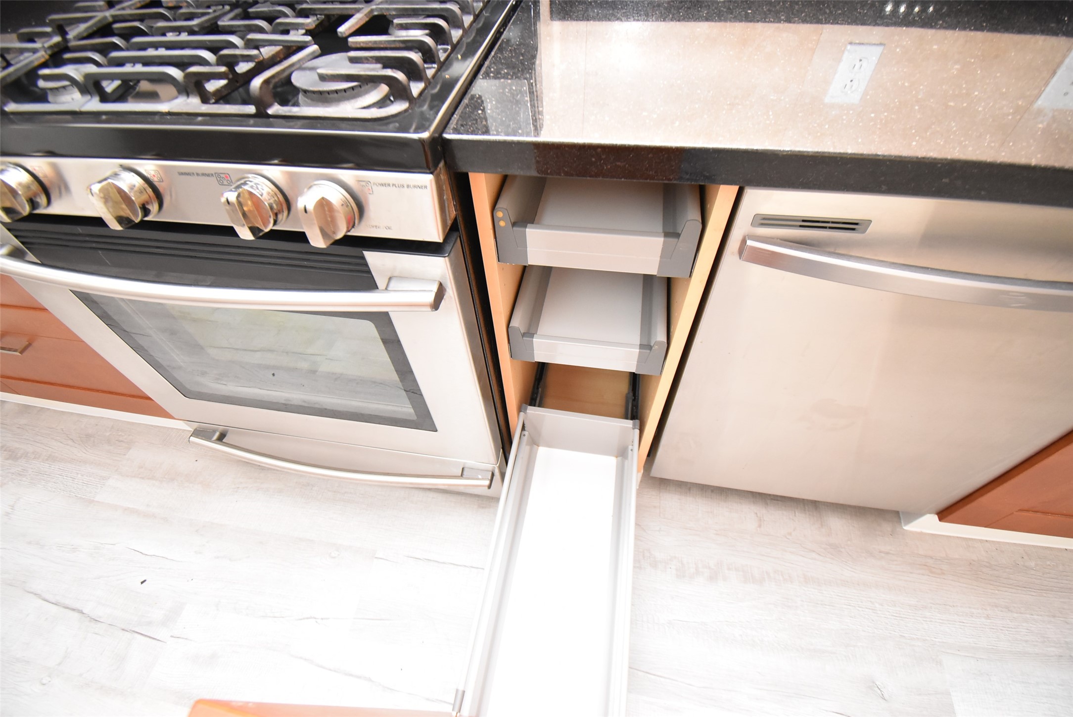 82 Harbor Lane Kemah, TX 77565 - Photo 10 of 33 a view of water heater room