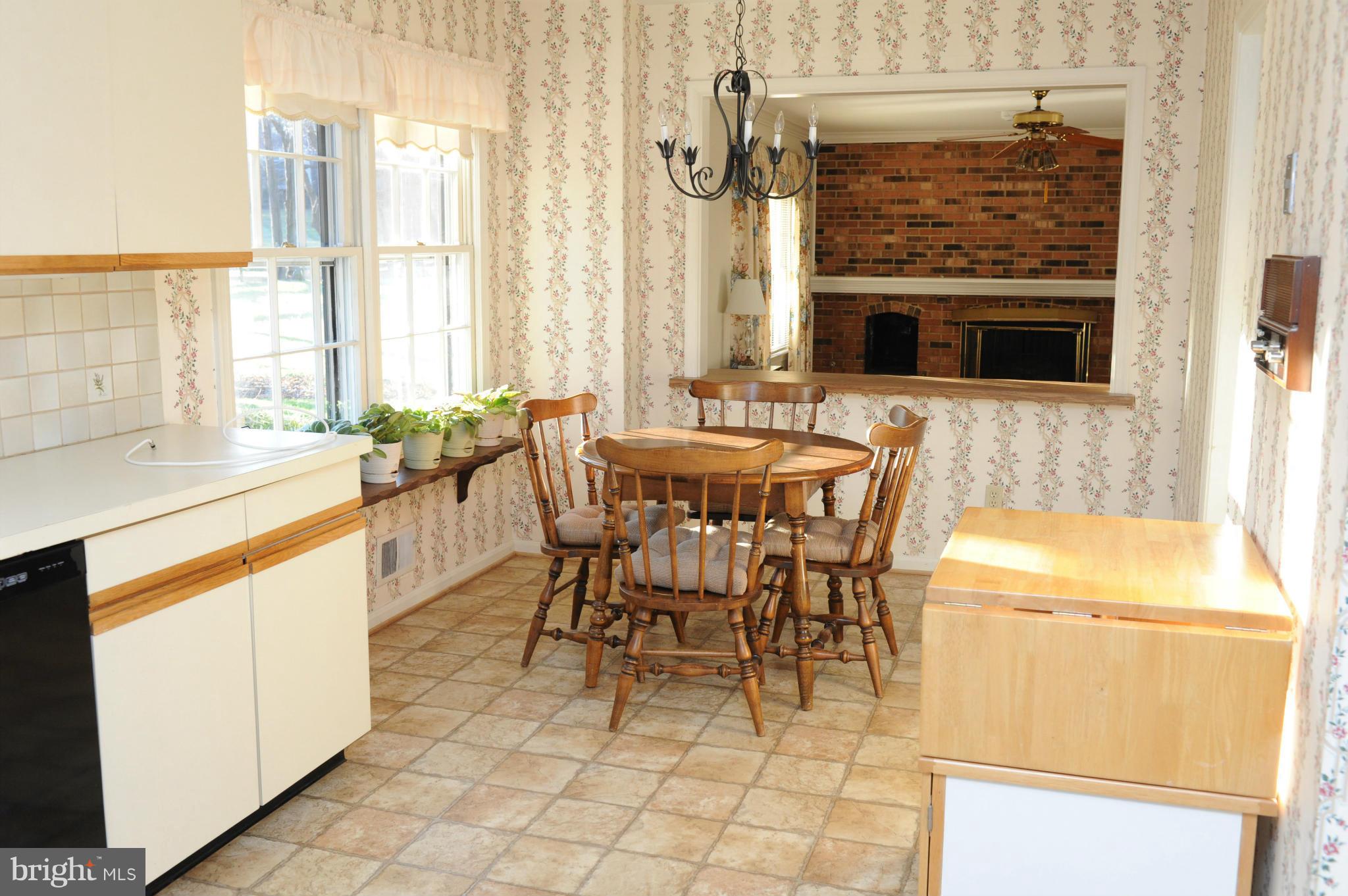 7801 Foxhound Road McLean, VA 22102 - Photo 3 of 30 Kitchen