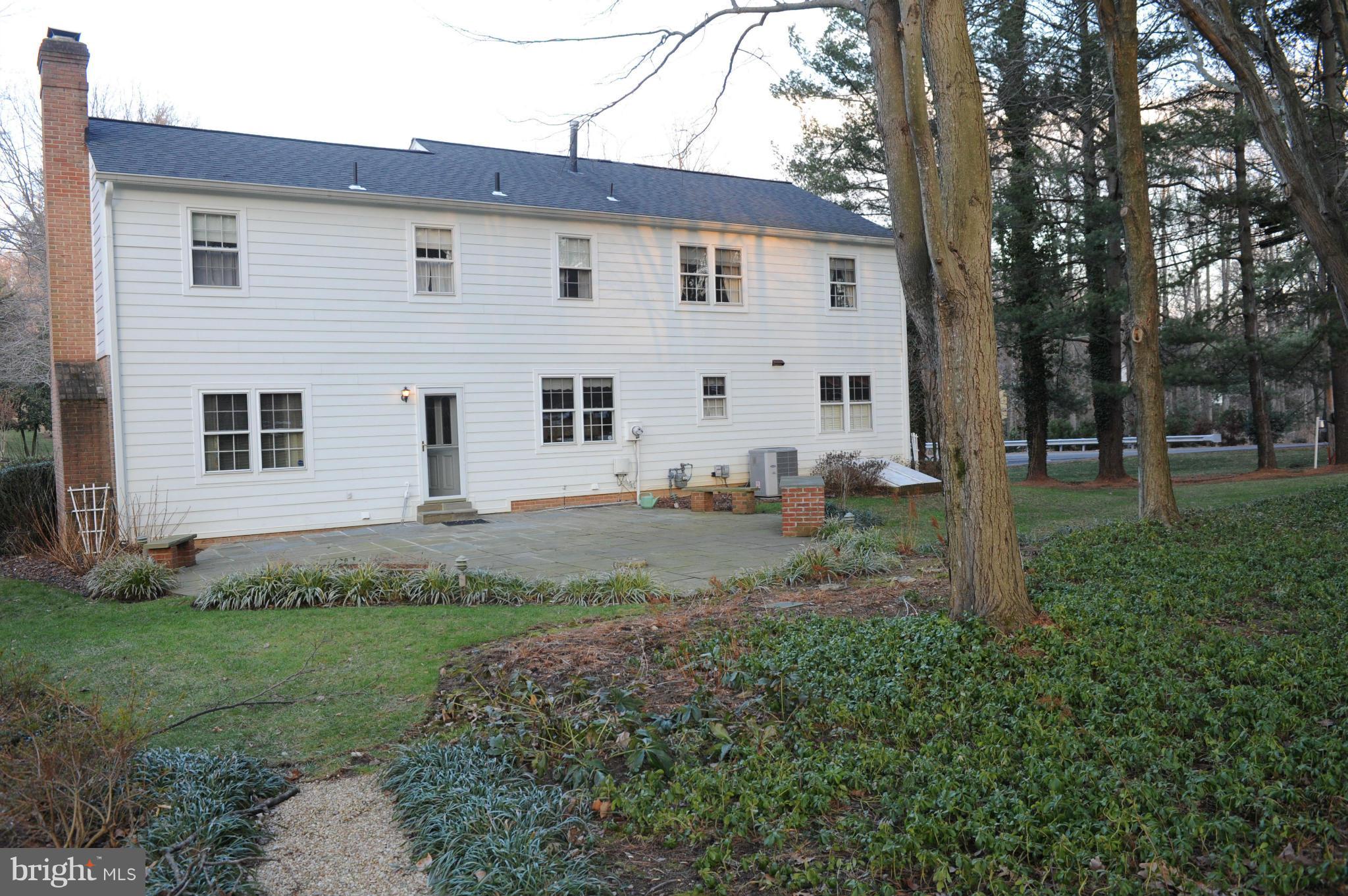 7801 Foxhound Road McLean, VA 22102 - Photo 24 of 30 Exterior (Rear)