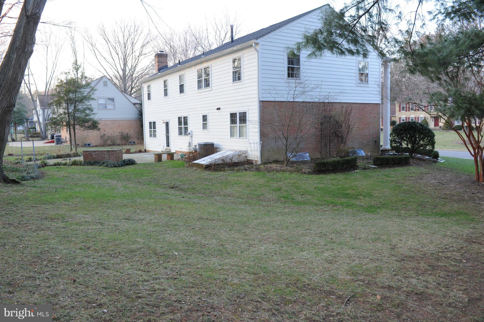 7801 Foxhound Road McLean, VA 22102 - Photo 25 of 30 Exterior (Rear)