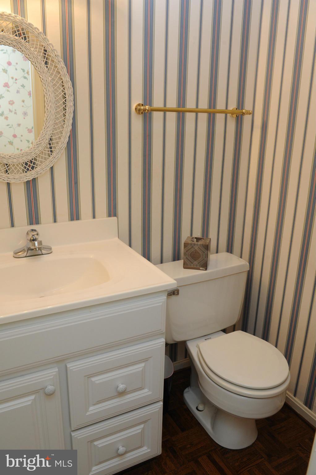 7801 Foxhound Road McLean, VA 22102 - Photo 8 of 30 Bath