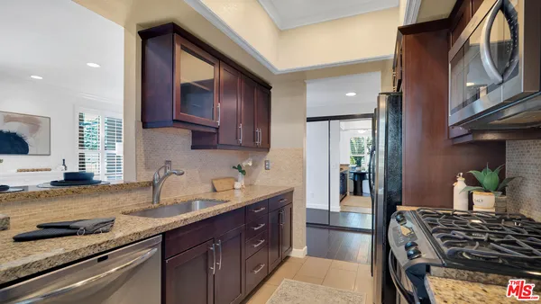 $675,000 | 13920 Moorpark Street, Unit 106, Sherman Oaks, CA 91423