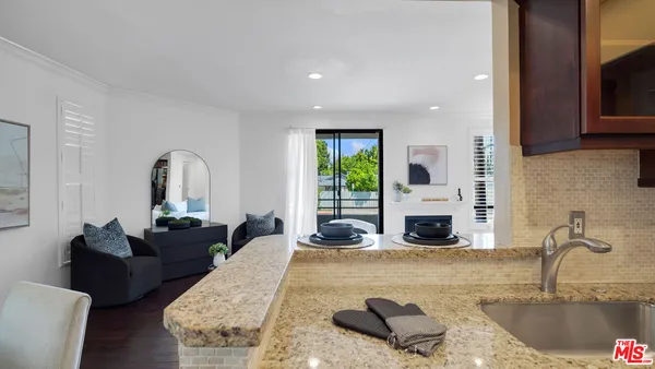 $675,000 | 13920 Moorpark Street, Unit 106, Sherman Oaks, CA 91423