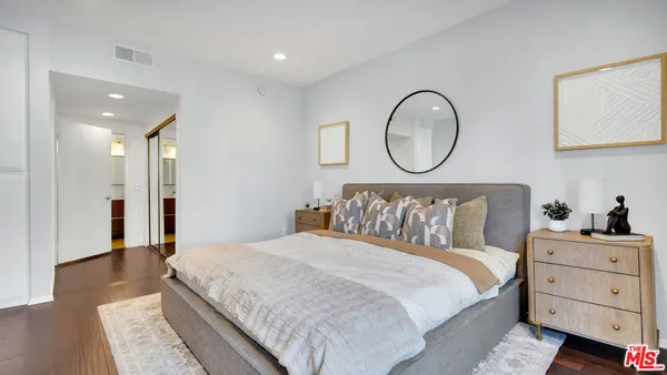 $675,000 | 13920 Moorpark Street, Unit 106, Sherman Oaks, CA 91423