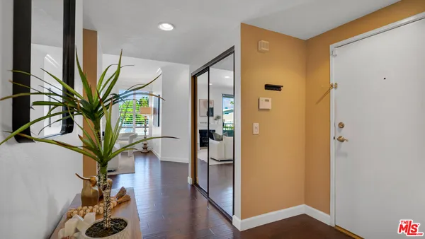 $675,000 | 13920 Moorpark Street, Unit 106, Sherman Oaks, CA 91423