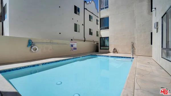 $675,000 | 13920 Moorpark Street, Unit 106, Sherman Oaks, CA 91423