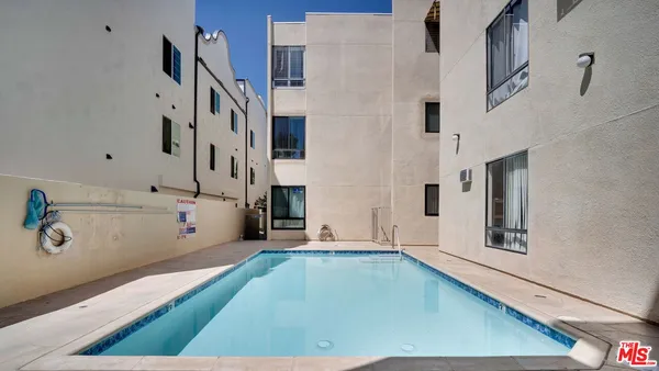 $675,000 | 13920 Moorpark Street, Unit 106, Sherman Oaks, CA 91423