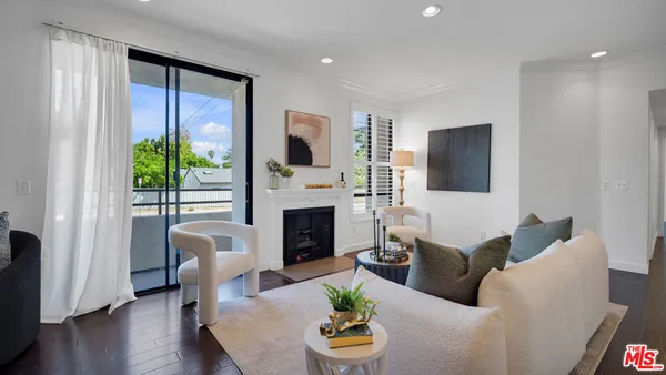 $675,000 | 13920 Moorpark Street, Unit 106, Sherman Oaks, CA 91423
