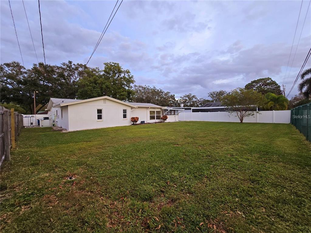 1028 Chinaberry Road Clearwater, FL 33764 - Photo 30 of 34