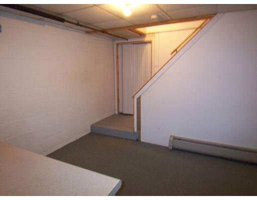 864 Amostown Road West Springfield, MA 01089 - Photo 15 of 24