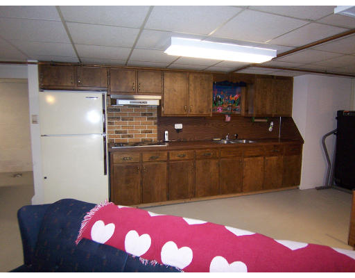864 Amostown Road West Springfield, MA 01089 - Photo 17 of 24