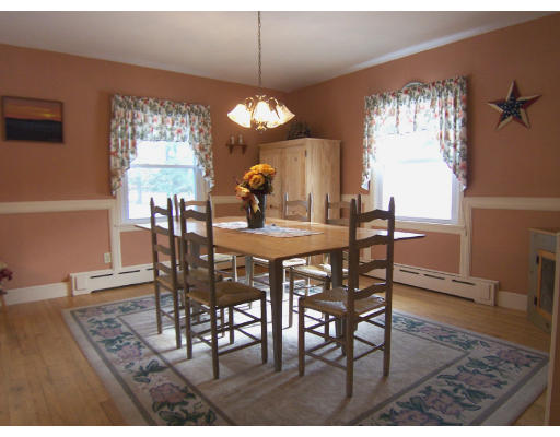 864 Amostown Road West Springfield, MA 01089 - Photo 8 of 24