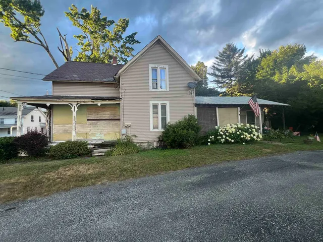 $134,000 | 9 Caernarvon Street, Fair Haven, VT 05743