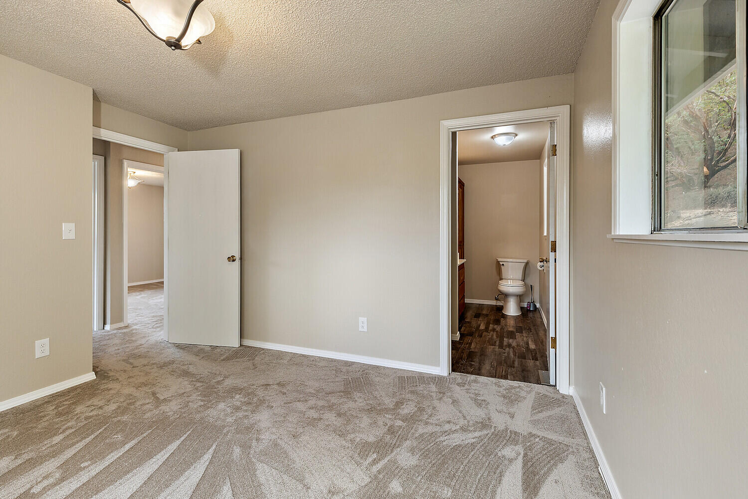 9201 Old Stage Road Central Point, OR 97502 - Photo 13 of 49 47_OS_46_mls