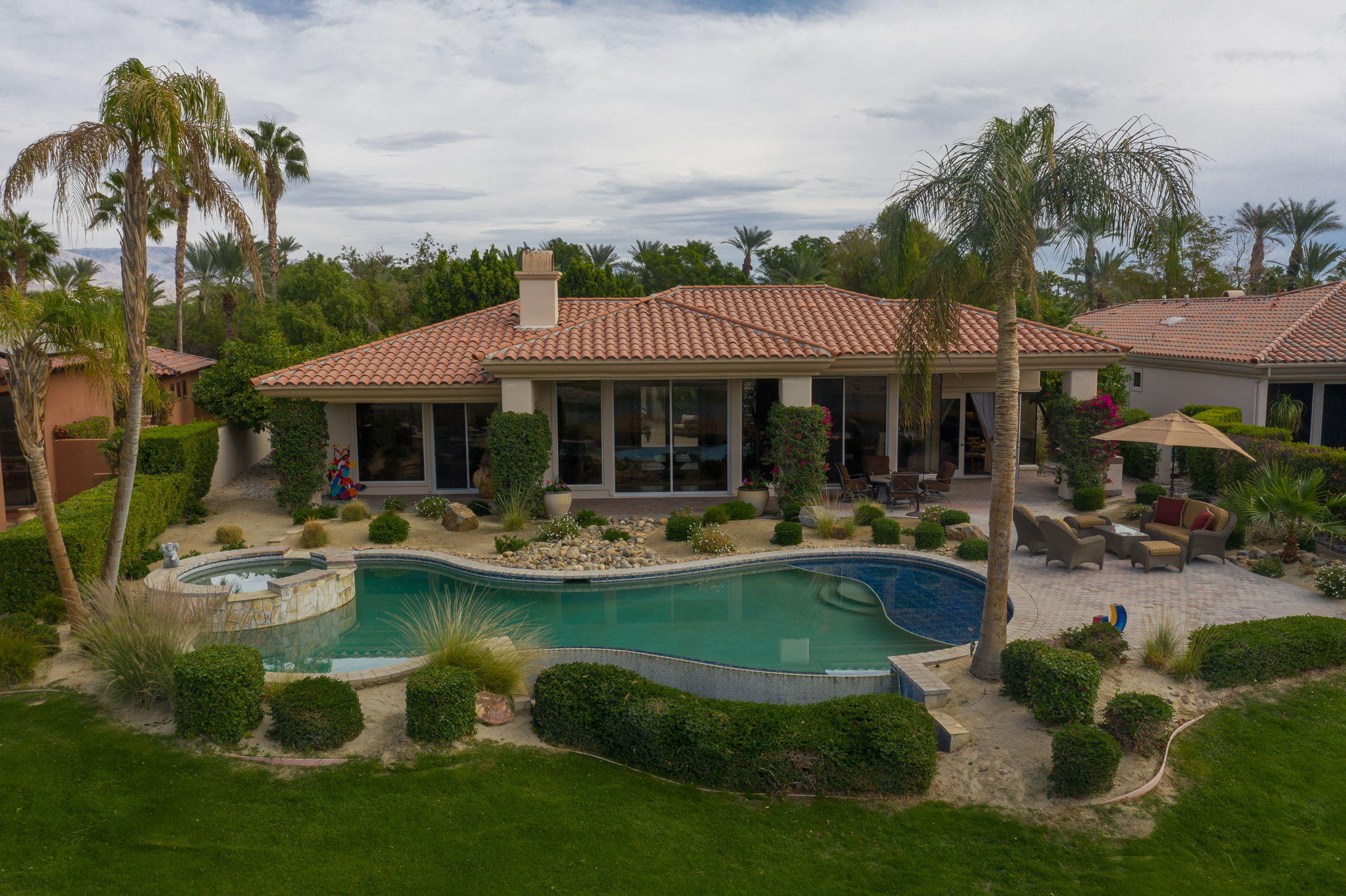 6 Legacy Place Rancho Mirage, CA 92270 - Photo 3 of 43 11-web-or-mls-JBLEgacy1120_011