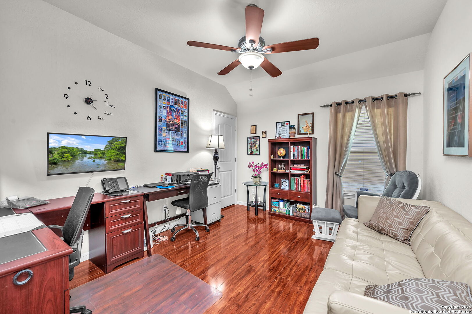 5809 Devonwood Street Schertz, TX 78108 - Photo 9 of 26 a living room with furniture and wooden floor