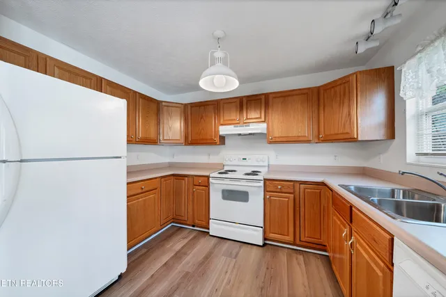 $349,900 | 5508 Old Walland Highway, Walland, TN 37886