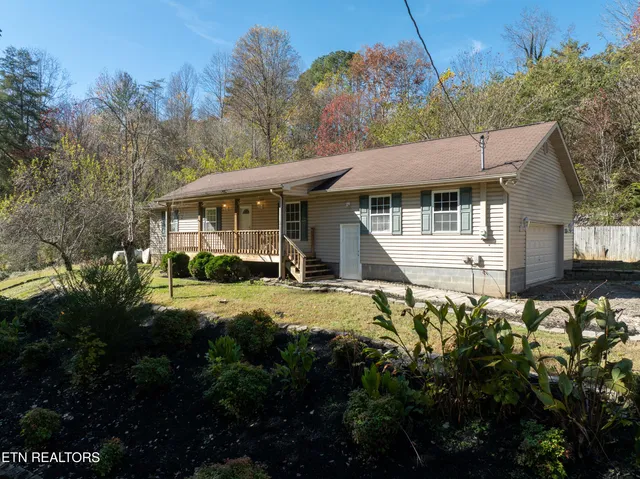 $349,900 | 5508 Old Walland Highway, Walland, TN 37886