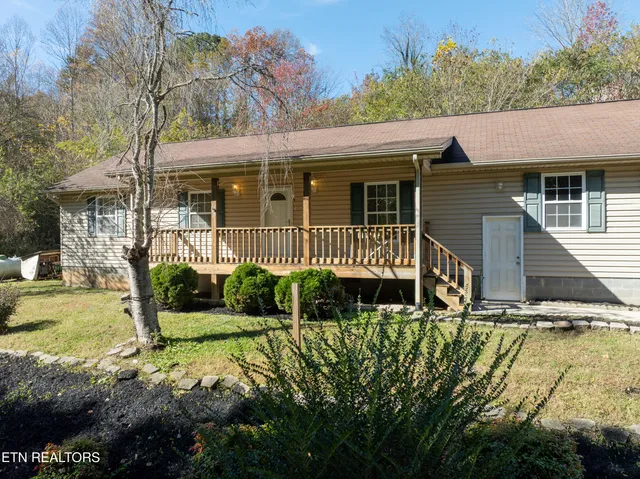 $349,900 | 5508 Old Walland Highway, Walland, TN 37886