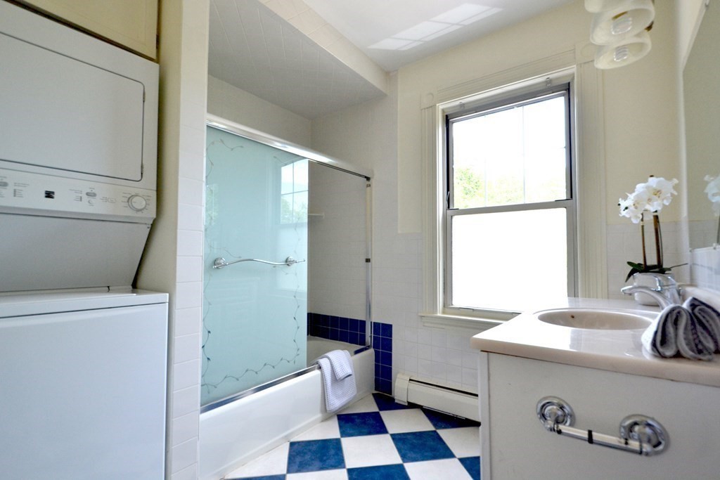 144 Middlesex Road, Unit 2 Chestnut Hill, MA 02467 - Photo 11 of 23