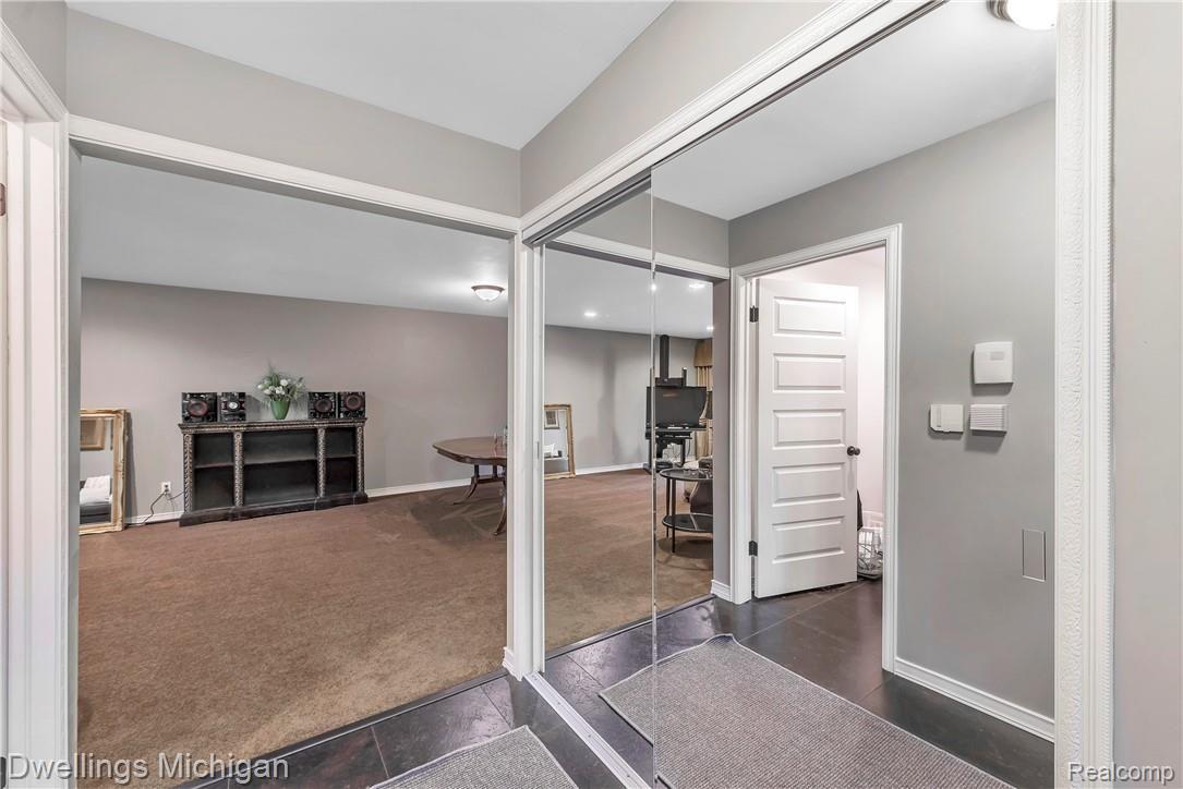29726 Pine Ridge Circle Farmington, MI 48331 - Photo 8 of 34 29726-Pine-Ridge-Circle-Farmington-Hills-Michigan-windowstill-9.jpg