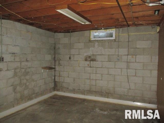 2602 South Skyway Road Peoria, IL 61607 - Photo 12 of 16 Gallery Image 12