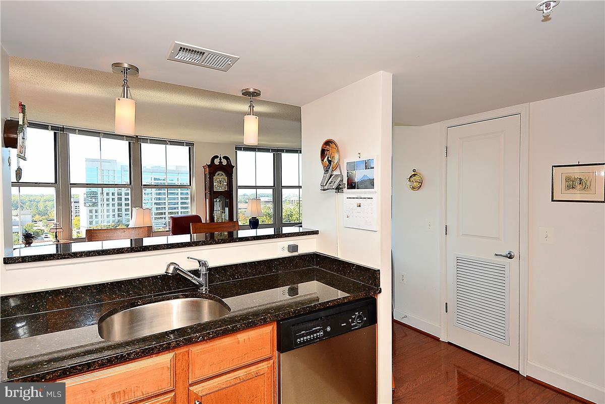 11800 Sunset Hills Road, Unit 1114 Reston, VA 20190 - Photo 37 of 56 Kitchen