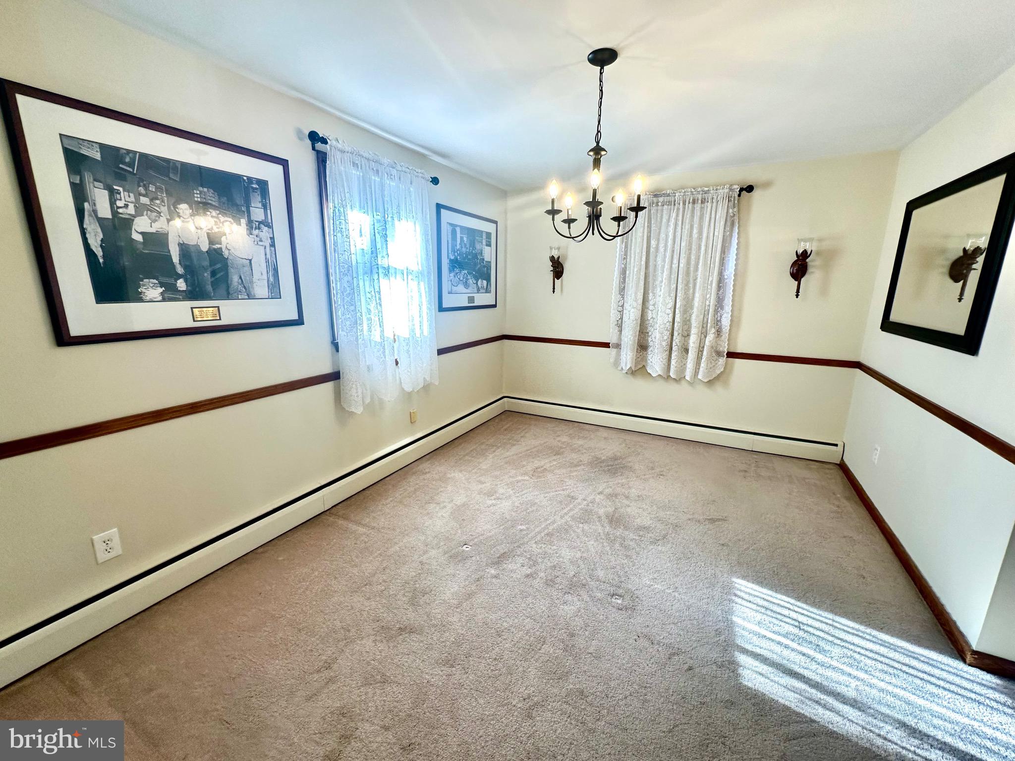 1207 Oakland Terrace Road Baltimore, MD 21227 - Photo 10 of 22 Dining room