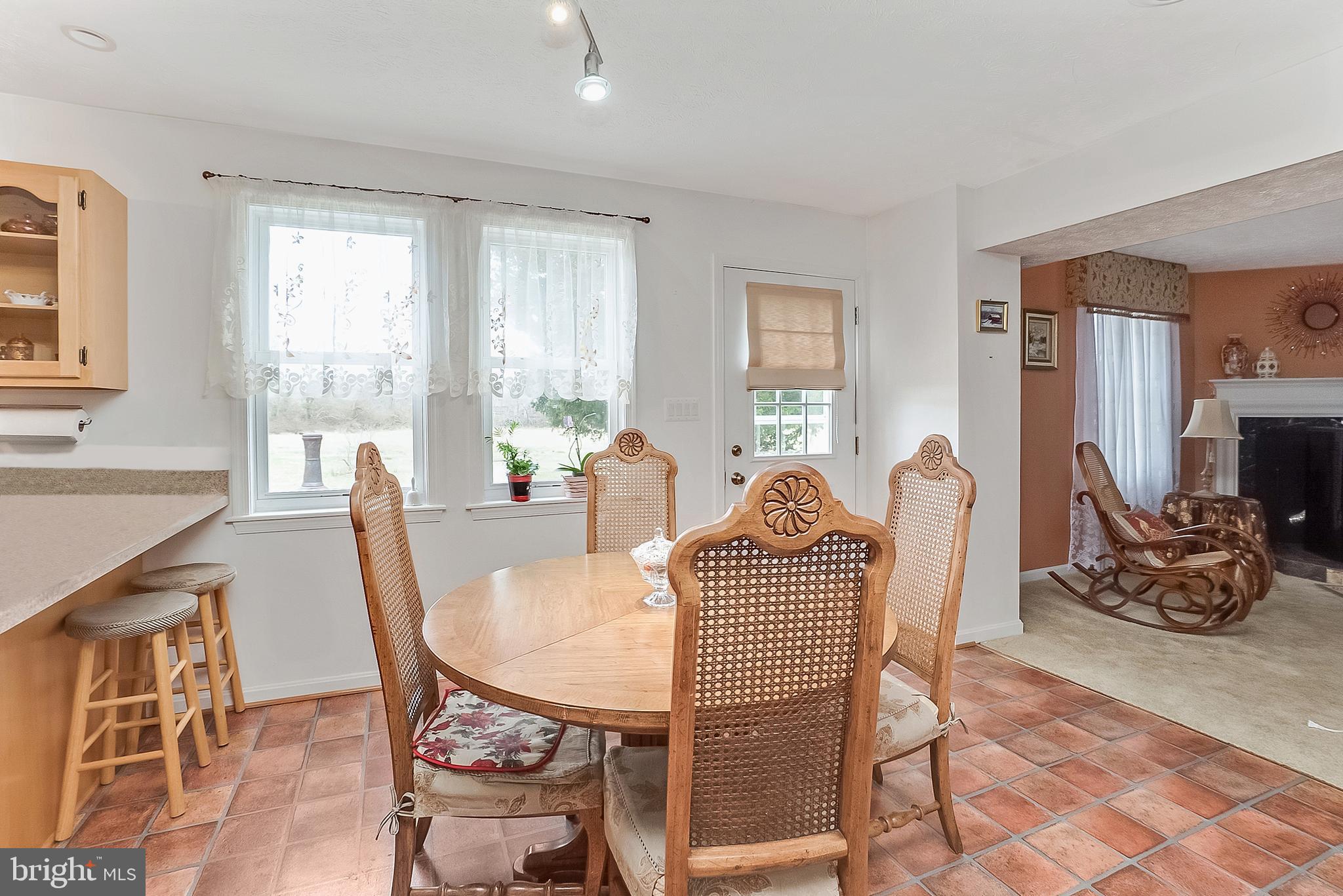10020 South Faulkner Road Faulkner, MD 20632 - Photo 18 of 28 Dining area
