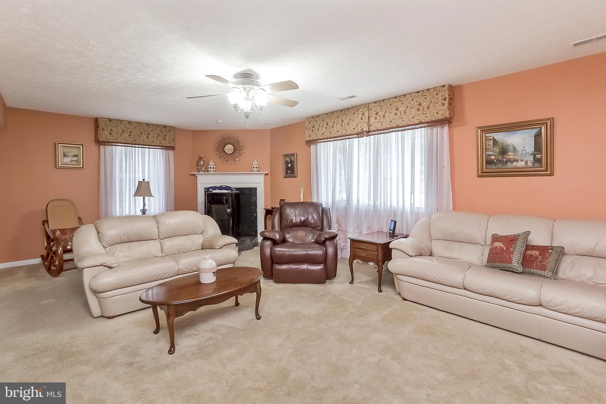 10020 South Faulkner Road Faulkner, MD 20632 - Photo 20 of 28 Living Room
