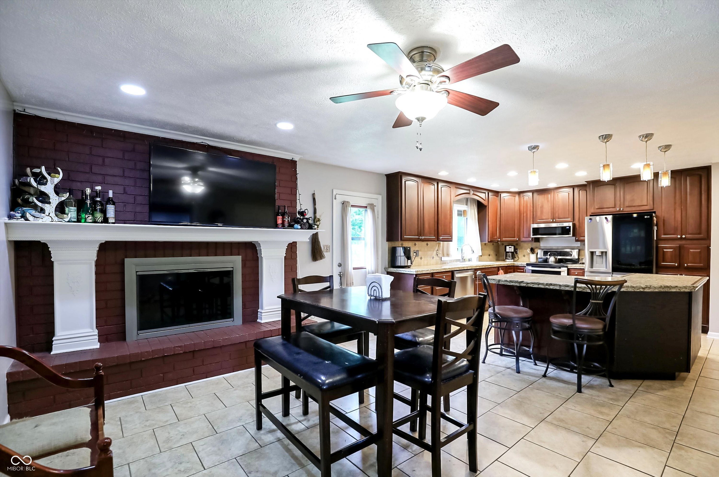 8916 South Franklin Road Indianapolis, IN 46259 - Photo 10 of 53