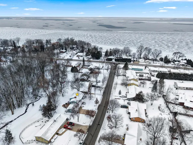 $423,000 | 3258 Peterson Road, Green Bay, WI 54311