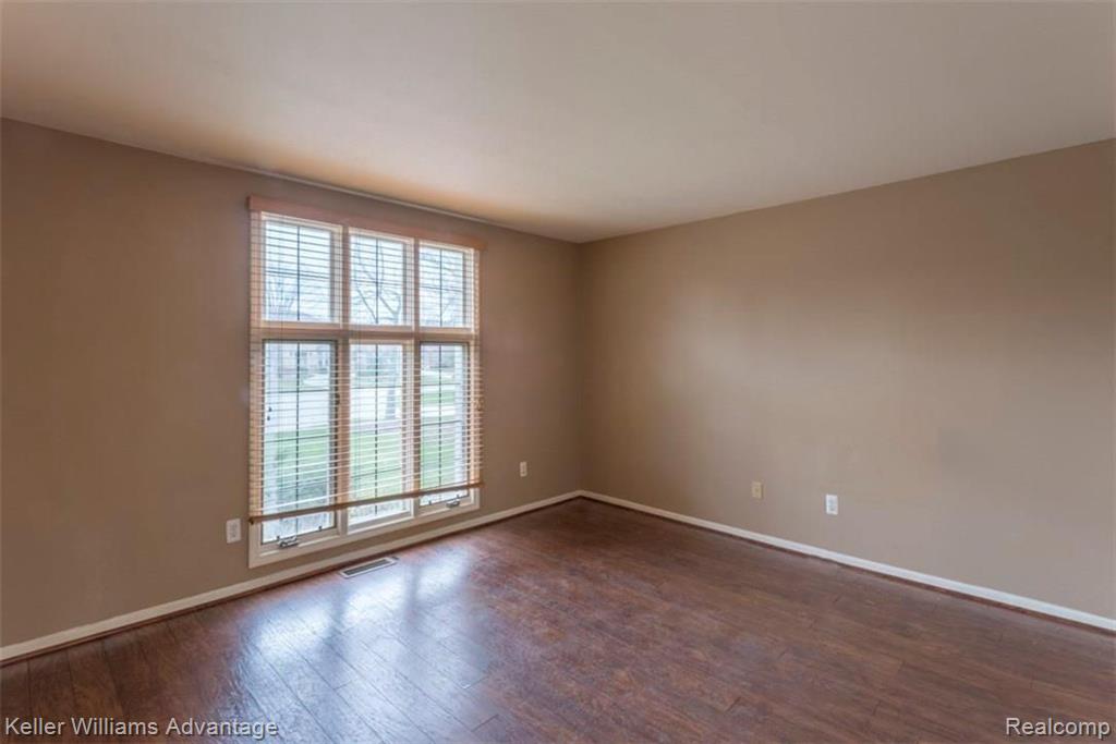 39167 Point Court Farmington Hills, MI 48331 - Photo 14 of 33