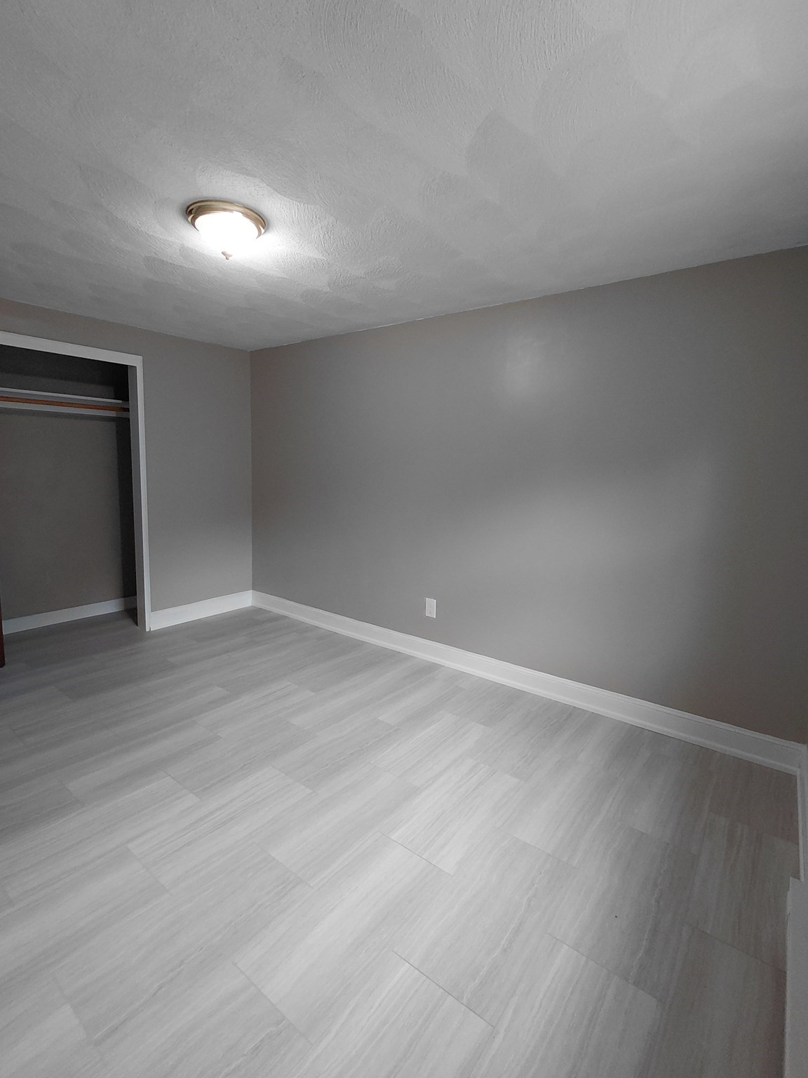 8 Walker Road, Unit 6 North Andover, MA 01845 - Photo 1 of 6 Gallery Image 1