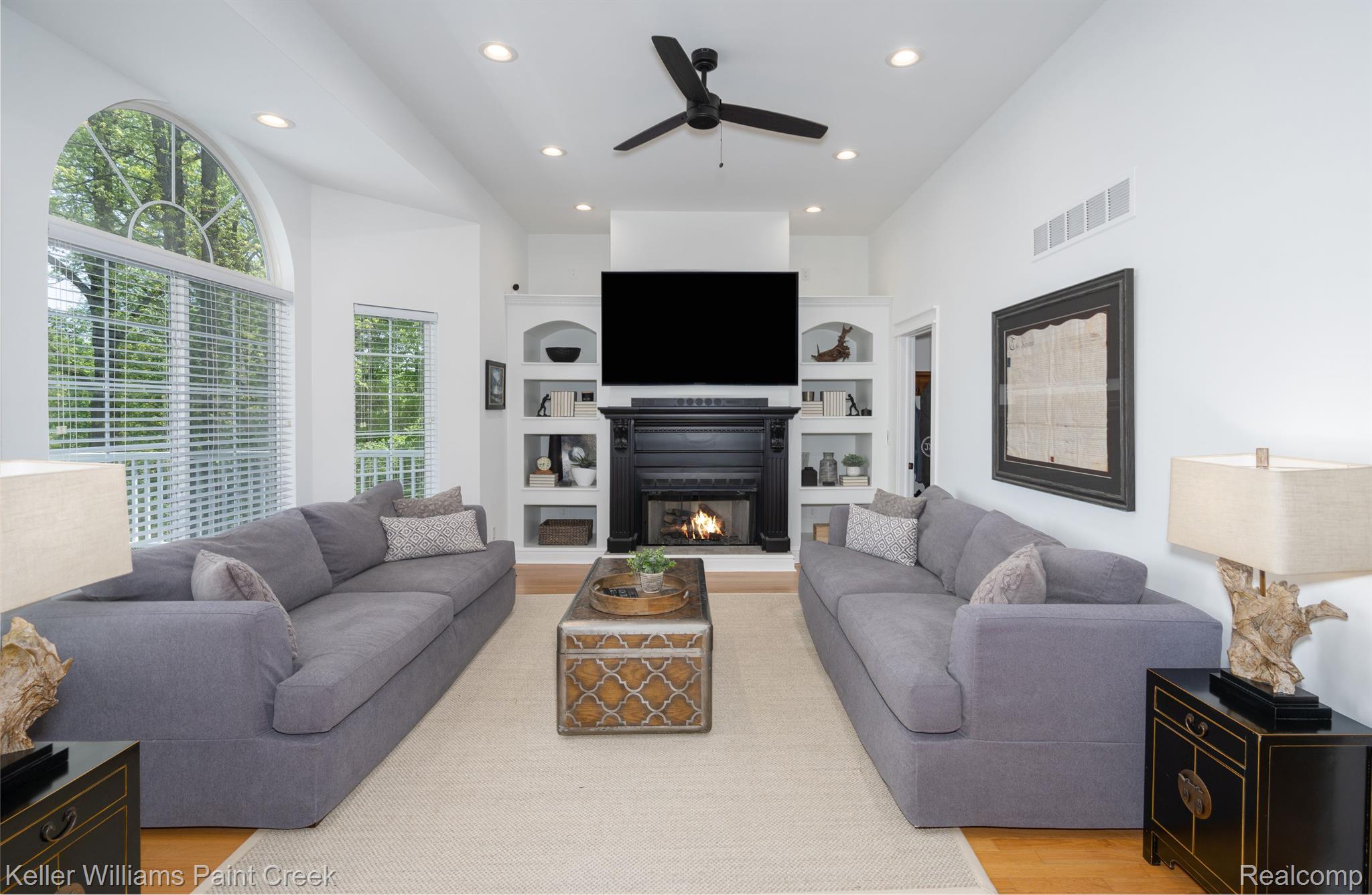 970 Rochester Road Leonard, MI 48367 - Photo 11 of 92 Great Room