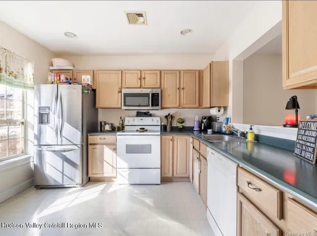 $350,000 | 15 Troy Lane, Highland, NY 12528