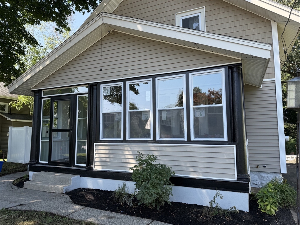 47 Ideal Road Worcester, MA 01604 - Photo 2 of 27