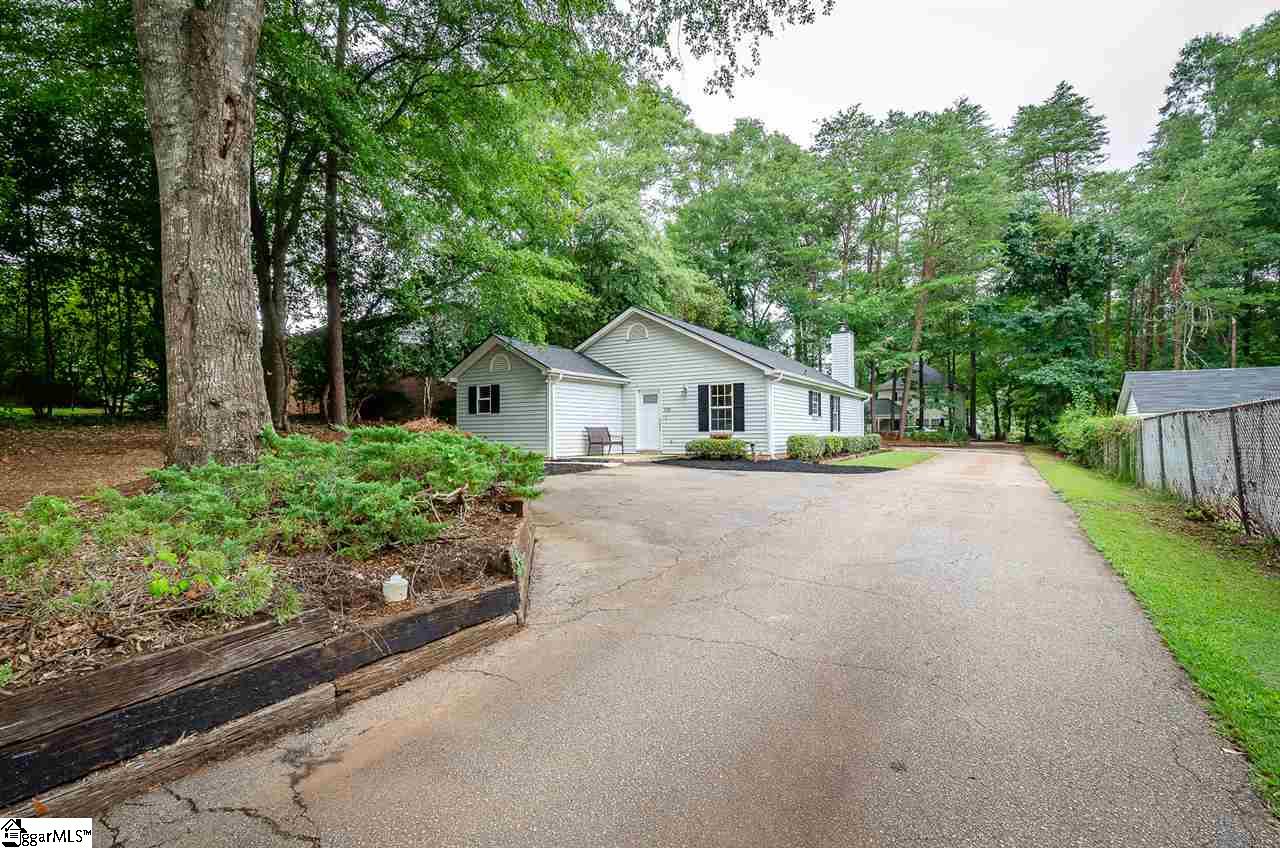 136 B Duncan Chapel Road Greenville, SC 29617 - Photo 2 of 27 Gallery Image 2