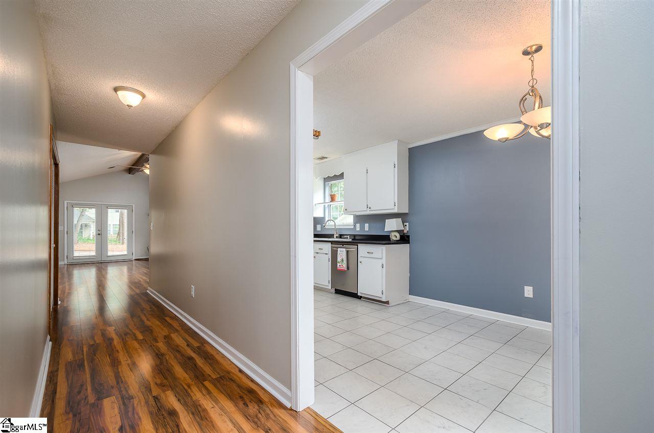 136 B Duncan Chapel Road Greenville, SC 29617 - Photo 4 of 27 Gallery Image 4